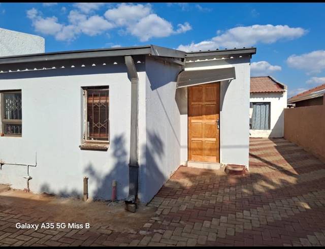 3 BEDROOM PROPERTY TO RENT IN PROTEA GLEN EXT